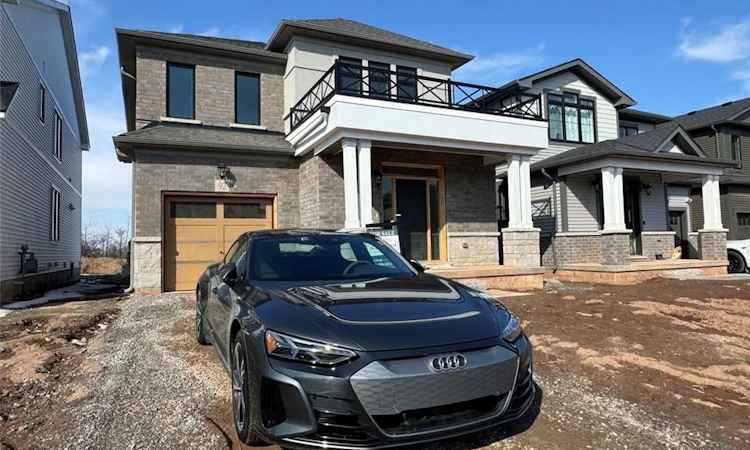 92 Starfire Crescent