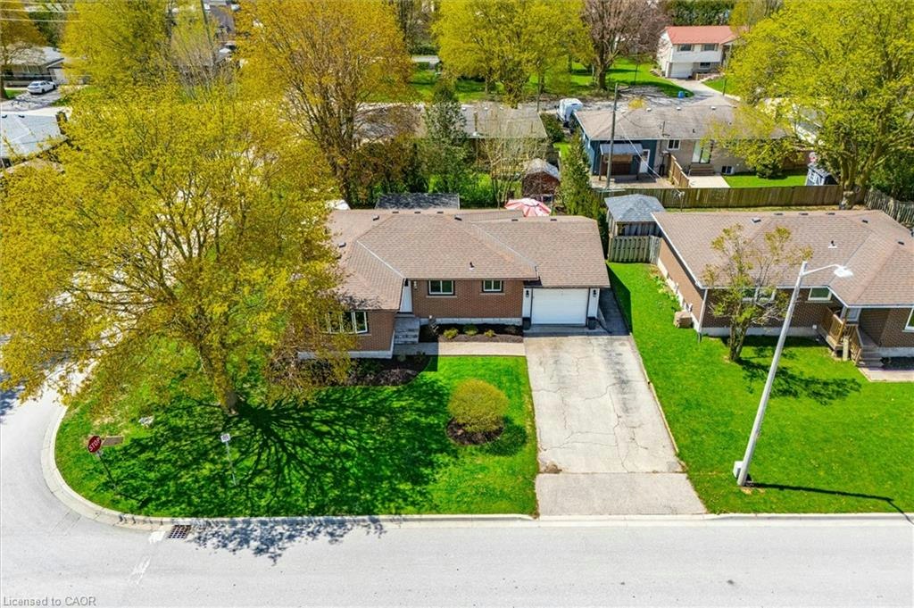 204 Irvine Street, Centre Wellington, ON, N0B 1S0 - 4