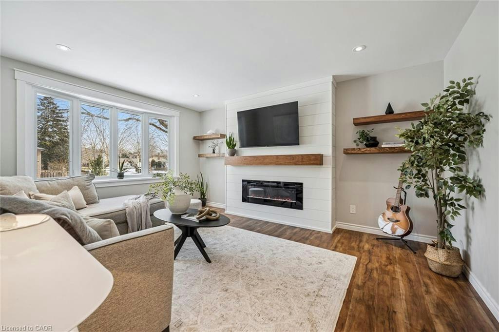 204 Irvine Street, Centre Wellington, ON, N0B 1S0 - 8