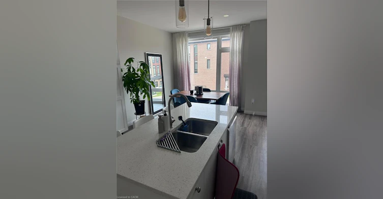 20-270 Melvin Avenue, Hamilton, ON, L8H 0B4 - 2