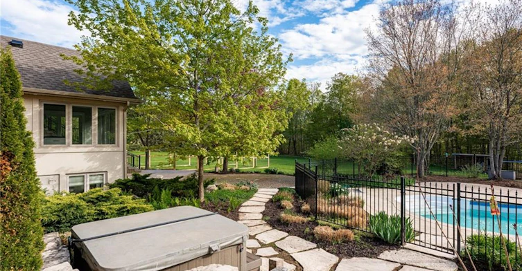 1670 Medad Springs Court, Burlington, ON, L8P 0B7 - 30