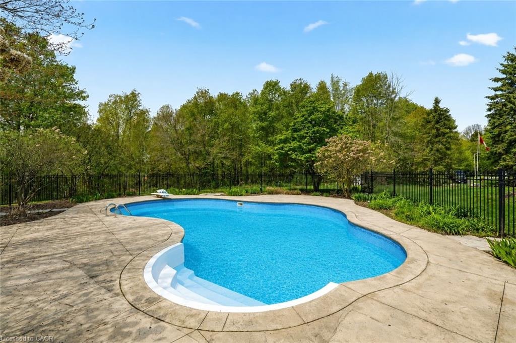 1670 Medad Springs Court, Burlington, ON, L8P 0B7 - 4