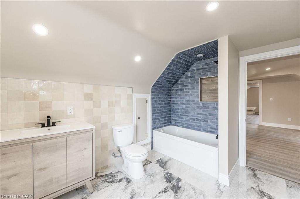 2-13 Hatton Drive, Hamilton, ON, L9G 2H5 - 7