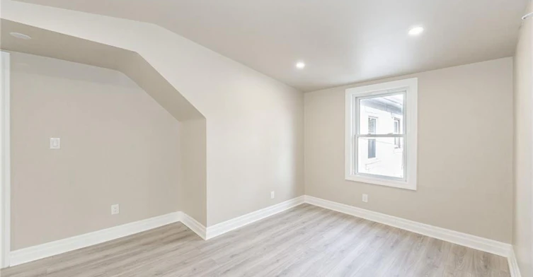 2-13 Hatton Drive, Hamilton, ON, L9G 2H5 - 5