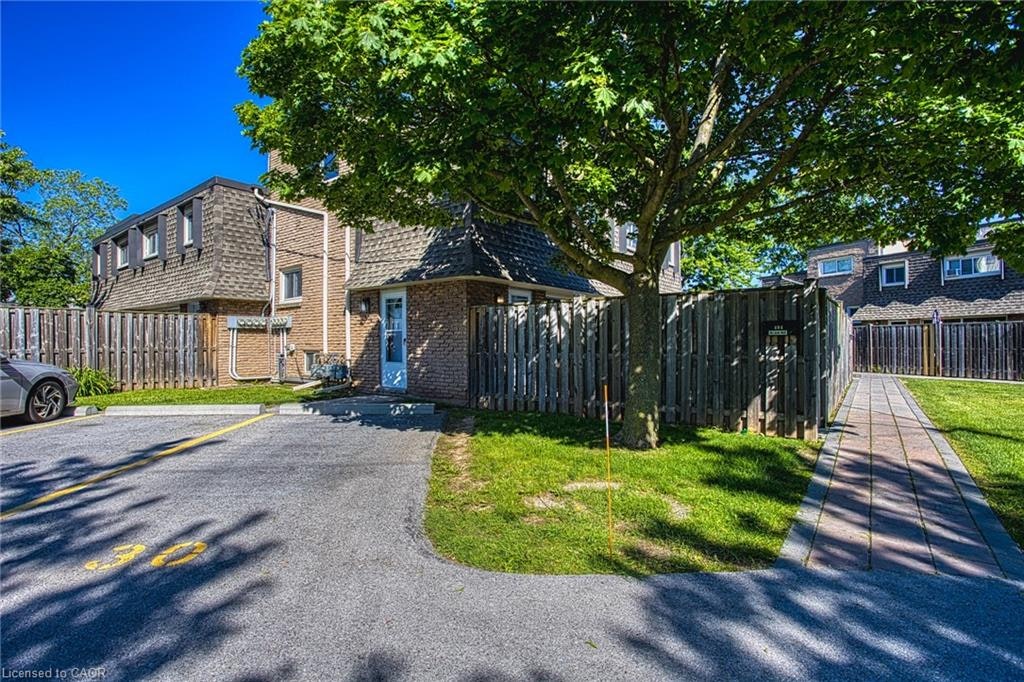 404-7 Viking Court, Grimsby, ON, L3M 3T8