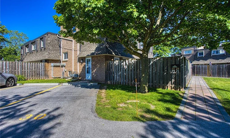 404-7 Viking Court