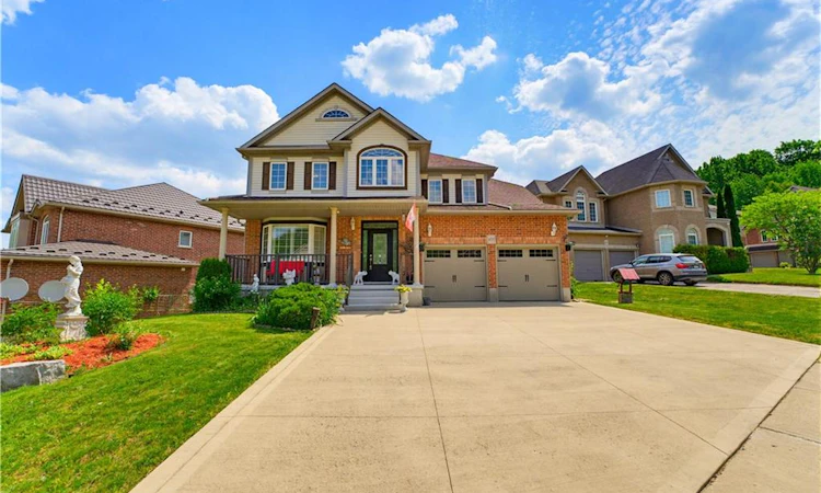 805 Munich Circle