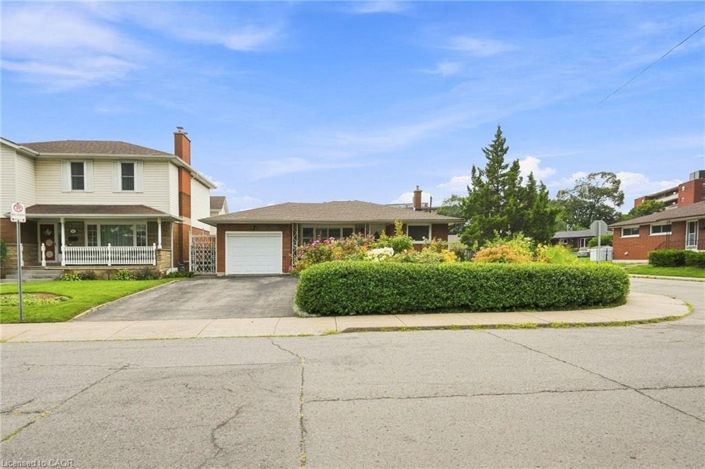 76 Orphir Road, Hamilton, ON, L8K 3Z4