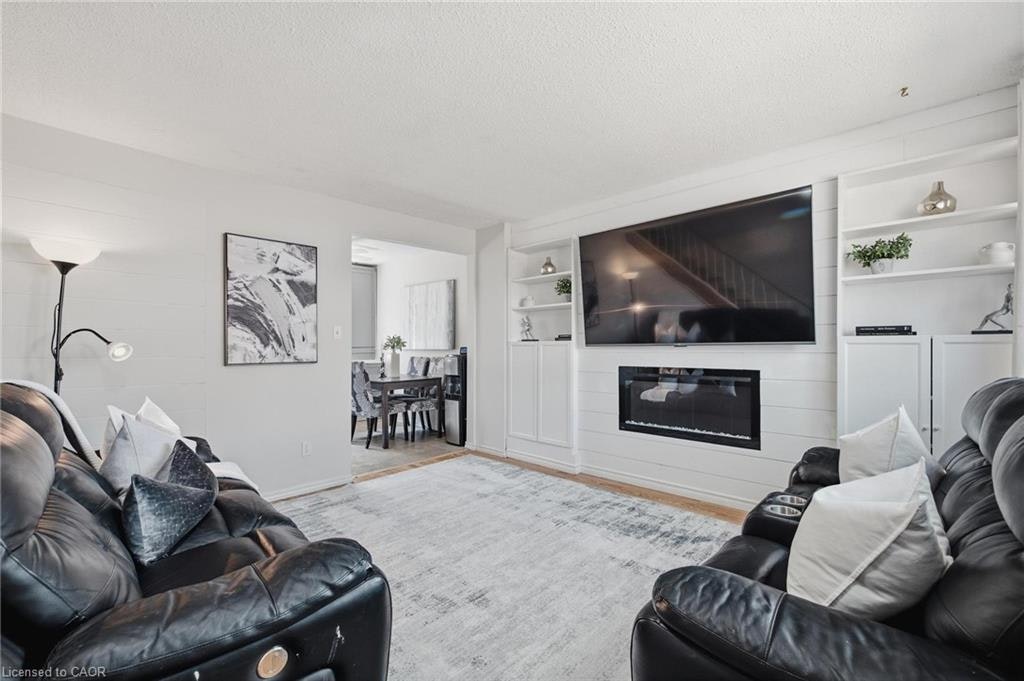 11-164 Jansen Avenue, Kitchener, ON, N2A 2L7