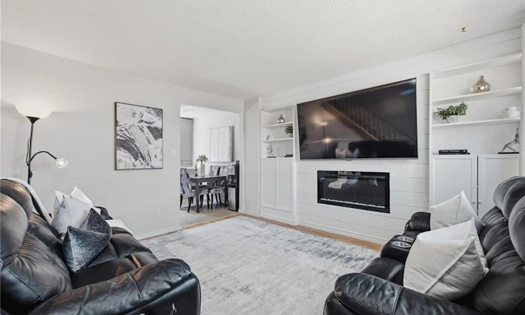 11-164 Jansen Avenue