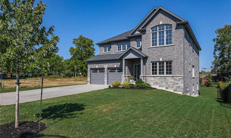 3608 Carolinia Court