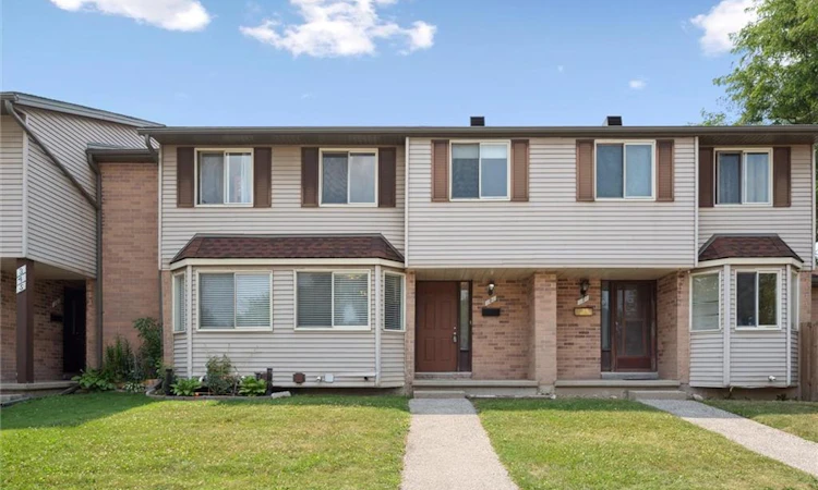 2-750 Erinbrook Drive
