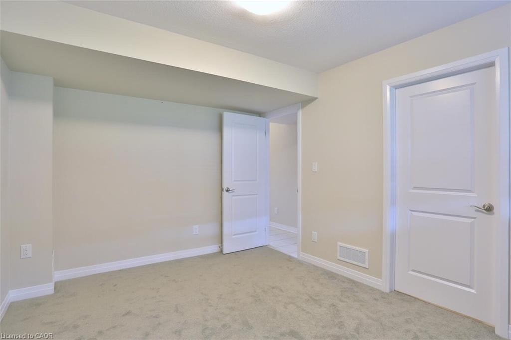 27 Sportsman Hill Street, Kitchener, ON, N2P 0J2 - 39
