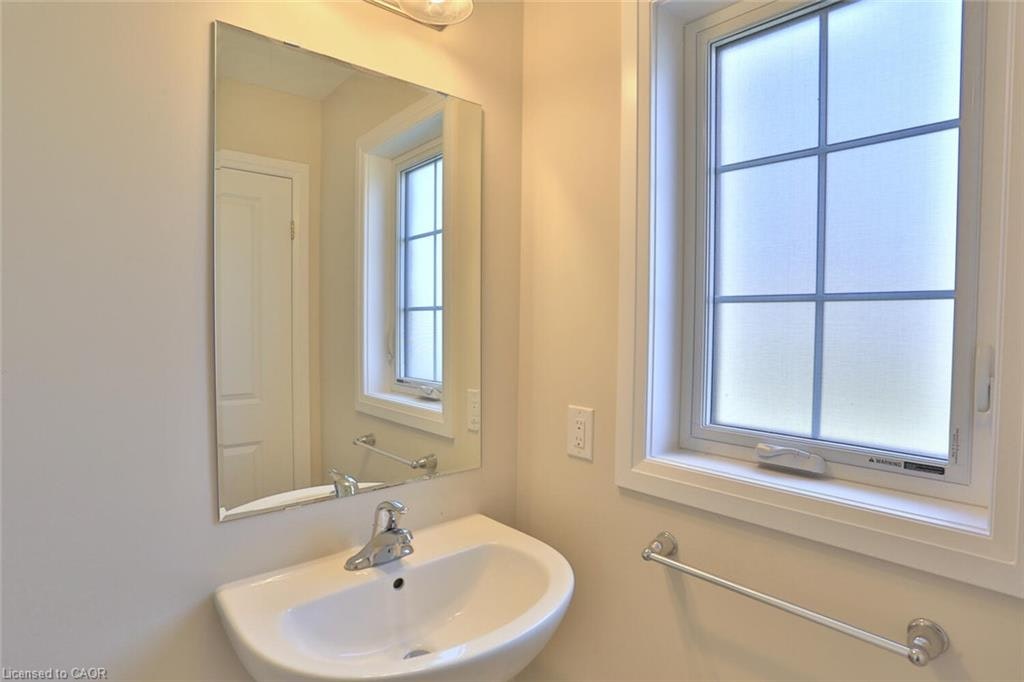 31 Sportsman Hill Street, Kitchener, ON, N2P 0J2 - 16
