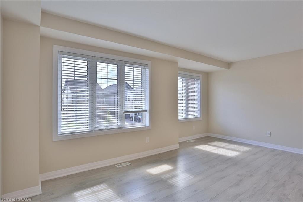 31 Sportsman Hill Street, Kitchener, ON, N2P 0J2 - 7