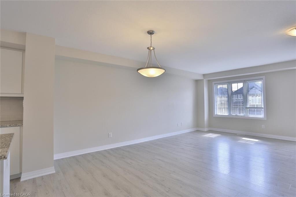 31 Sportsman Hill Street, Kitchener, ON, N2P 0J2 - 6