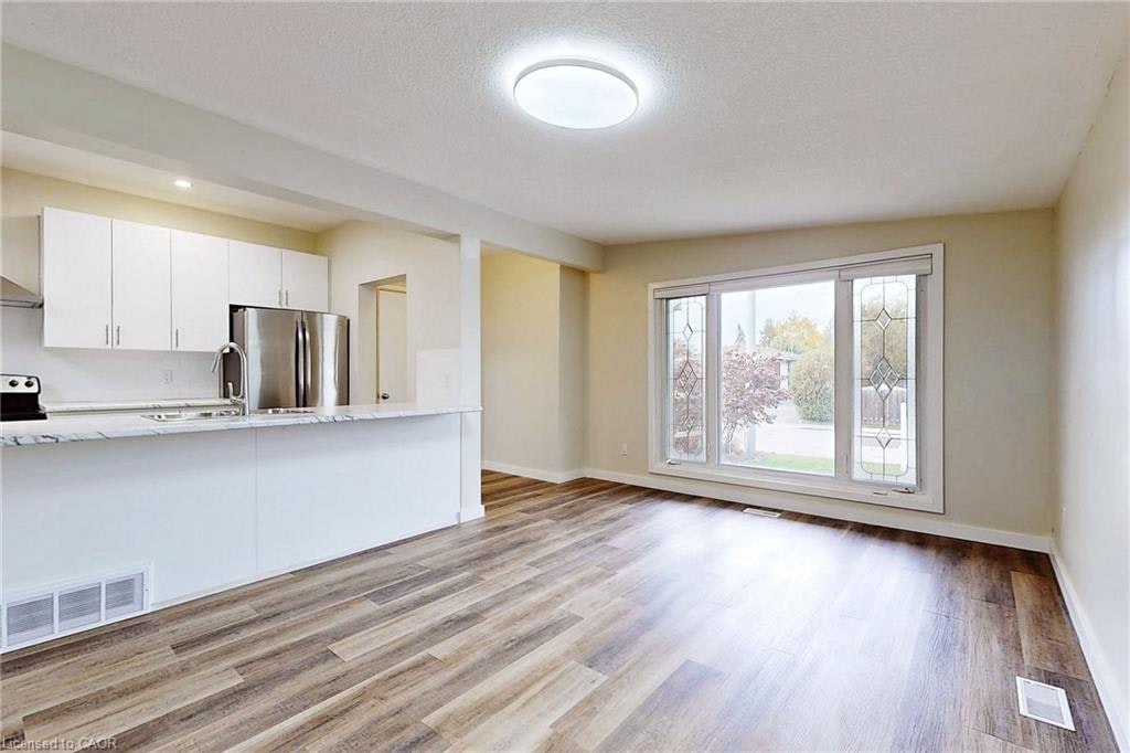 UPPER-65 Fielding Crescent, Hamilton, ON, L8V 2P3 - 4