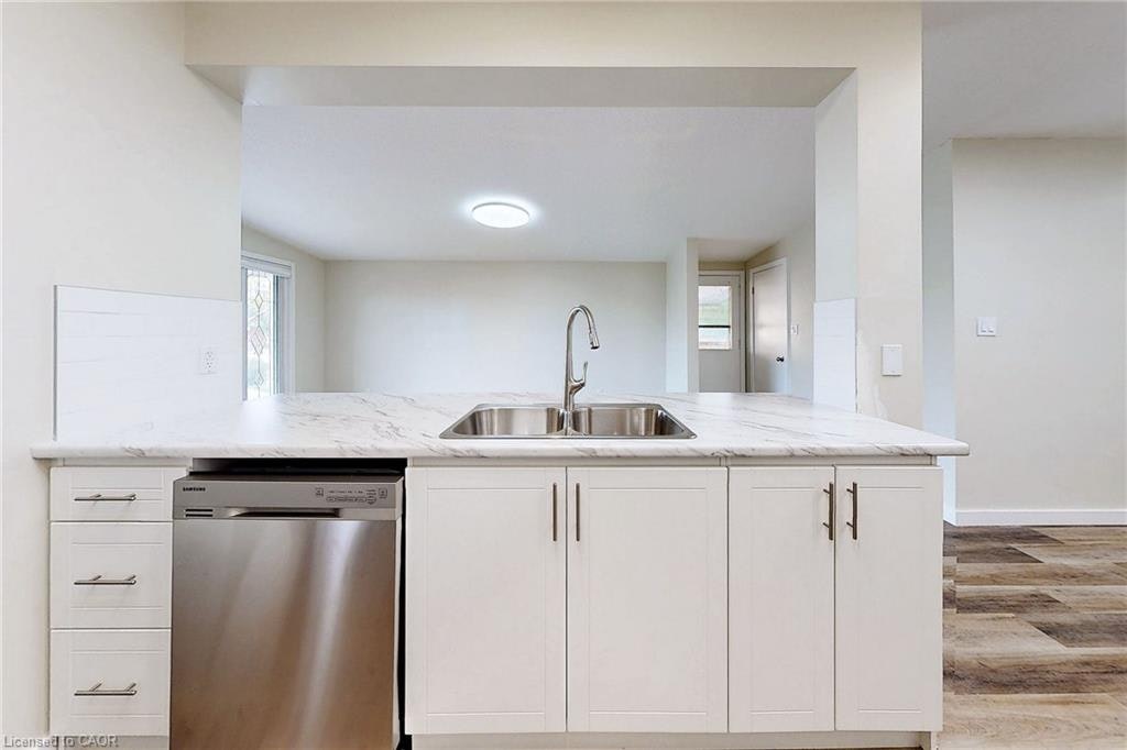 UPPER-65 Fielding Crescent, Hamilton, ON, L8V 2P3 - 9