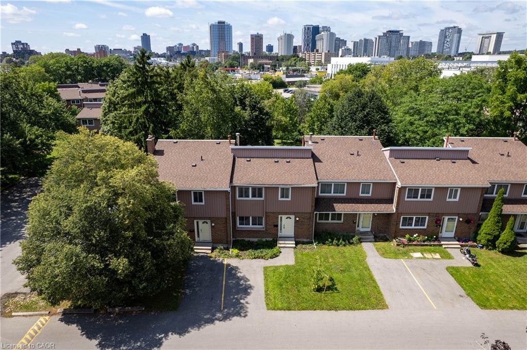 80-121 University Avenue E, Waterloo, ON, N2J 4J1