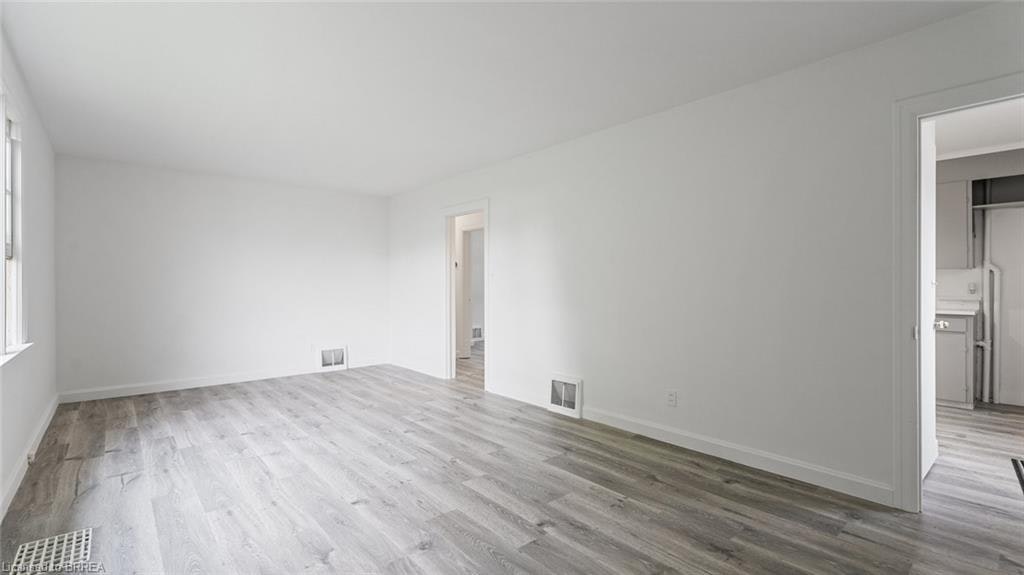 848 Colborne Street E, Brantford, ON, N3S 3S9 - 10