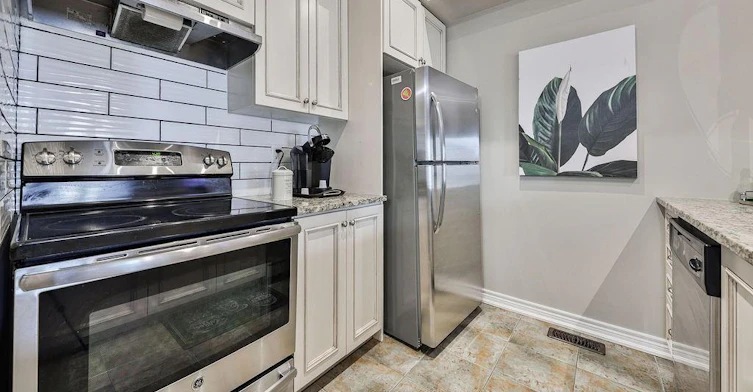 53-515 Winston Road, Grimsby, ON, L3M 0C8 - 15