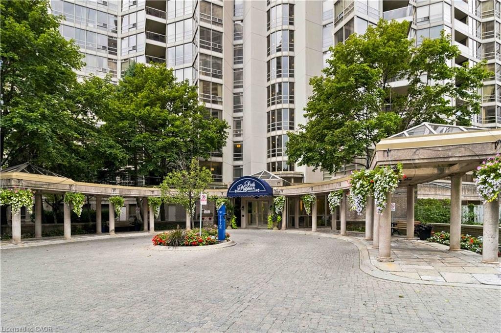901-45 Kingsbridge Garden Circle, Mississauga, ON, L5R 3K4