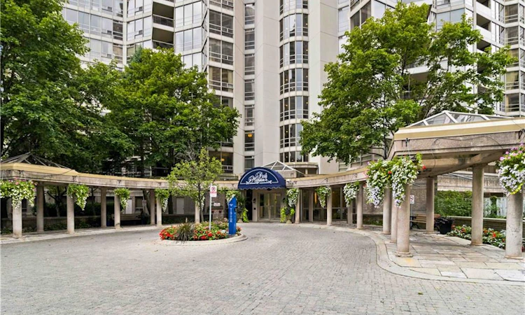 901-45 Kingsbridge Garden Circle