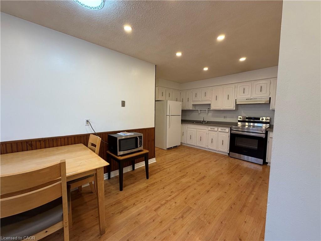 237 Veronica Drive, Kitchener, ON, N2A 2R8 - 8