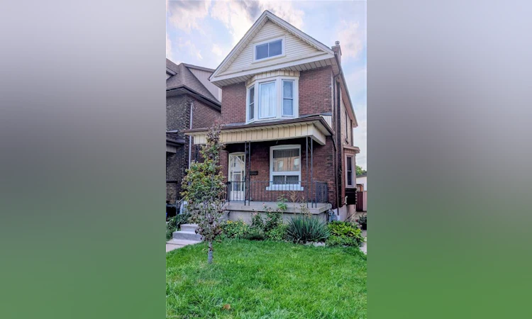 61 Barnesdale Avenue N