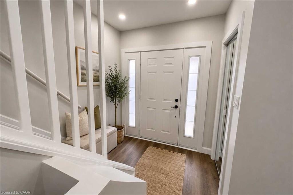 5 Rowanwood Street, Hamilton, ON, L8L 7H1 - 2