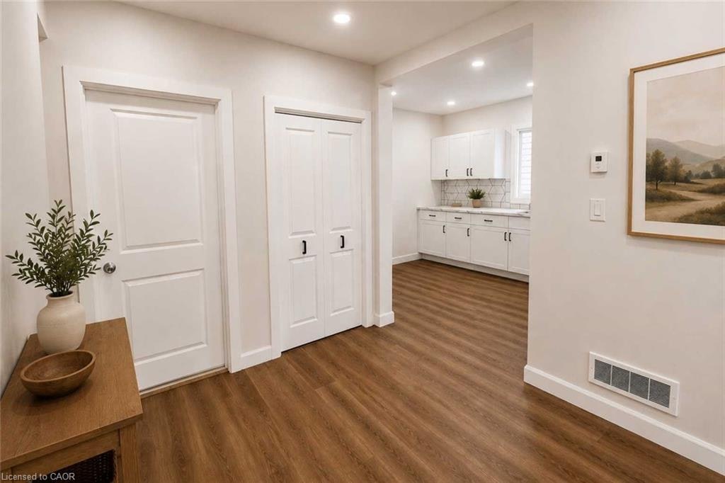 5 Rowanwood Street, Hamilton, ON, L8L 7H1 - 6