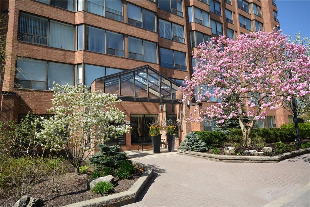 103-1270 Maple Crossing Boulevard E, Burlington, ON, L7S 2J3 - 2