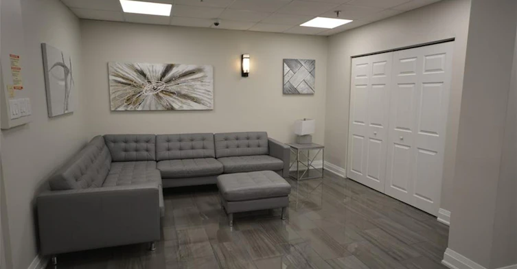 103-1270 Maple Crossing Boulevard E, Burlington, ON, L7S 2J3 - 32