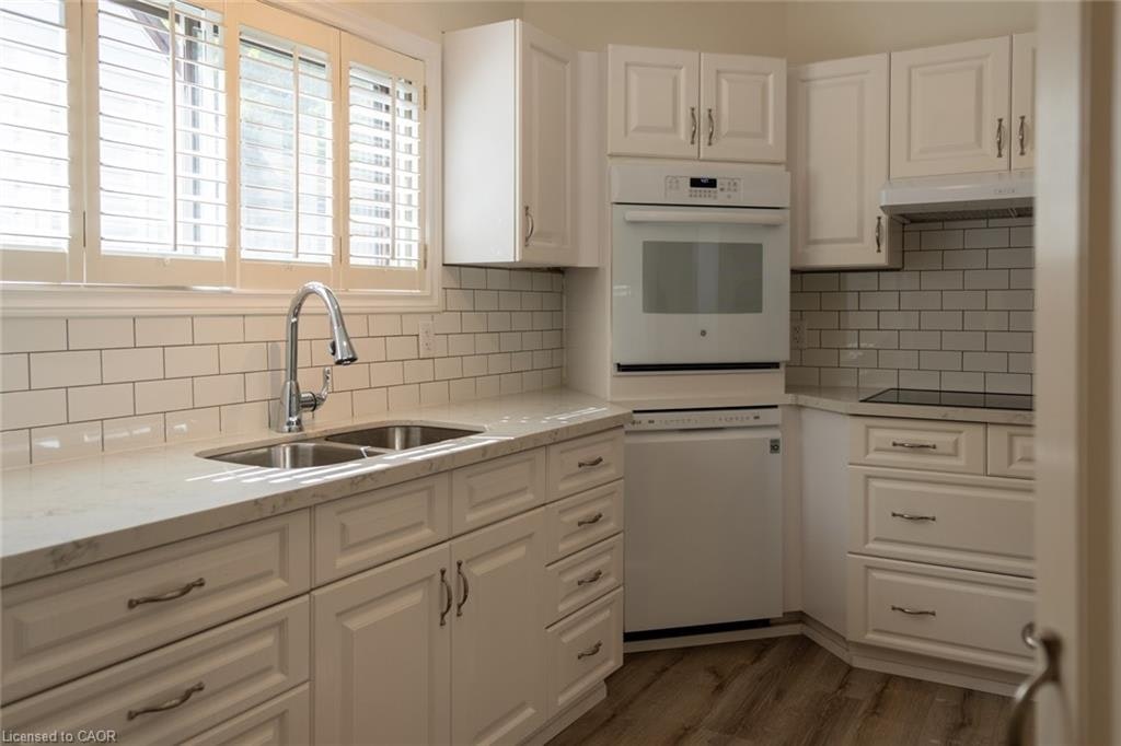 Upper-359 Queensdale Avenue E, Hamilton, ON, L9A 1L5 - 2