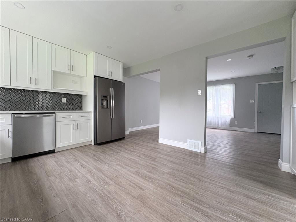 216 Brunswick Crescent, London, ON, N6G 3L2 - 3