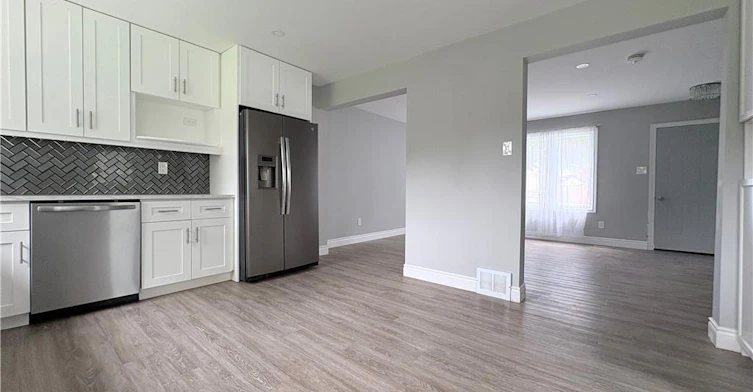 216 Brunswick Crescent, London, ON, N6G 3L2 - 3