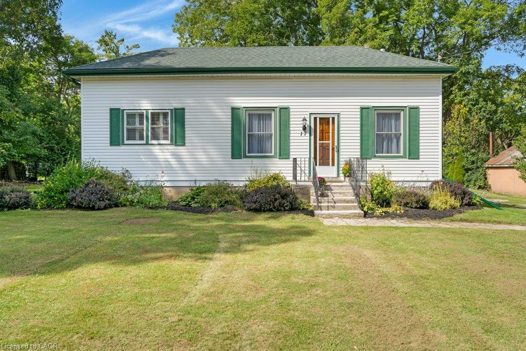 17 Queen Street, North Dumfries, ON, N0B 1L0