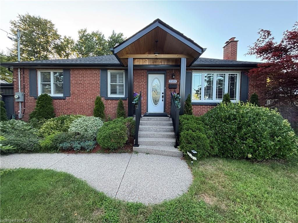 2105 Maplewood Drive, Burlington, ON, L7R 2C6