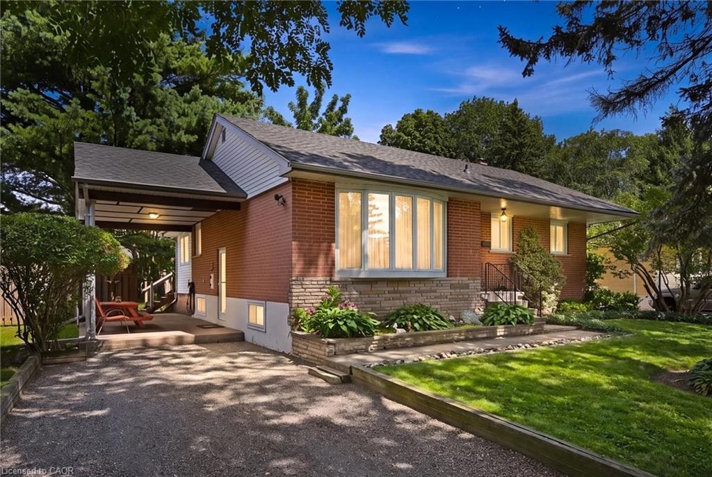 237 Mohawk Road, Oakville, ON, L6L 2Z1