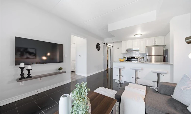 506-1421 Costigan Road
