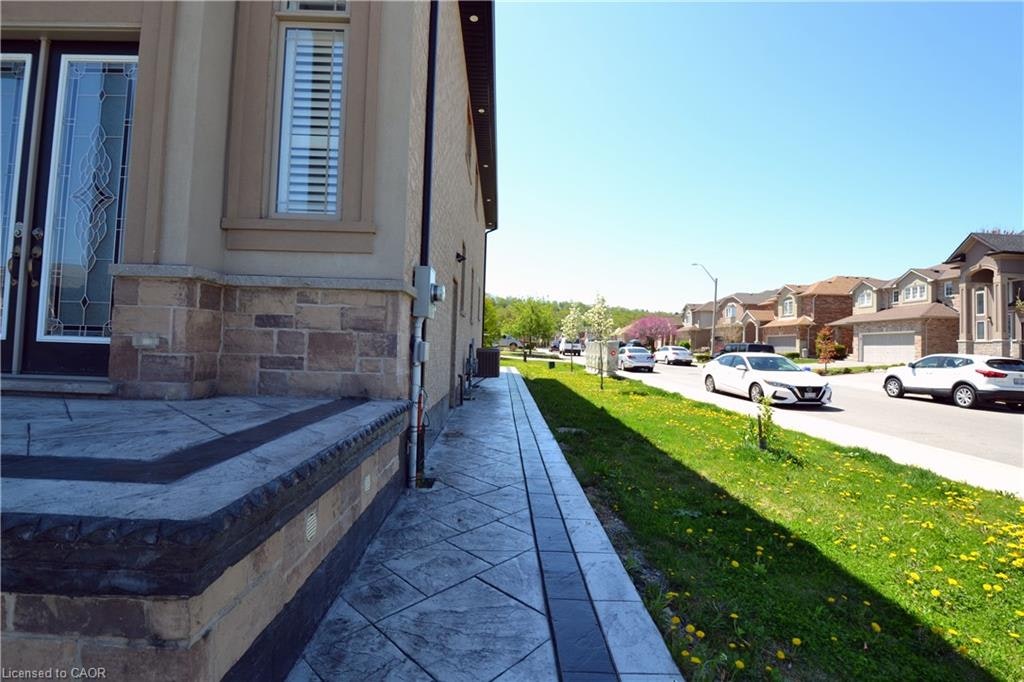92 Nashville Circle, Hamilton, ON, L8G 5H2 - 2