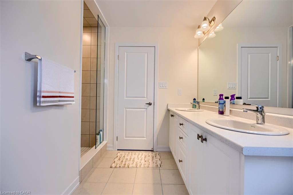 27 Garland Avenue, Cambridge, ON, N1T 0E7 - 31