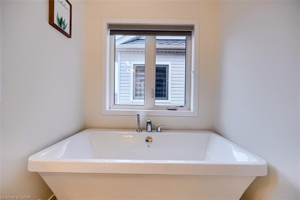 27 Garland Avenue, Cambridge, ON, N1T 0E7 - 33