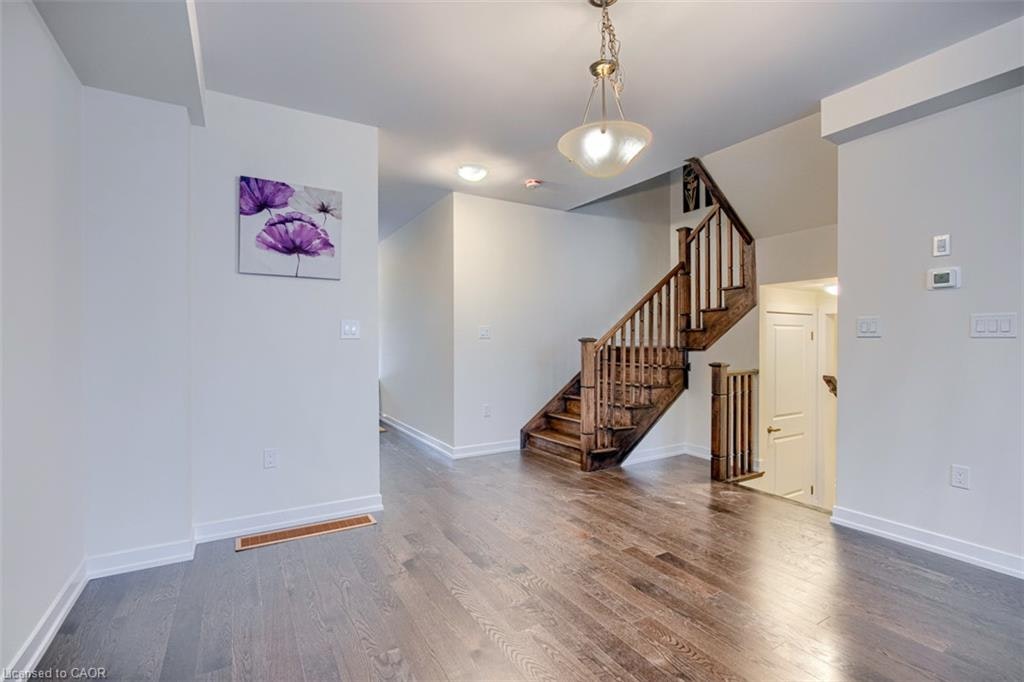 27 Garland Avenue, Cambridge, ON, N1T 0E7 - 8