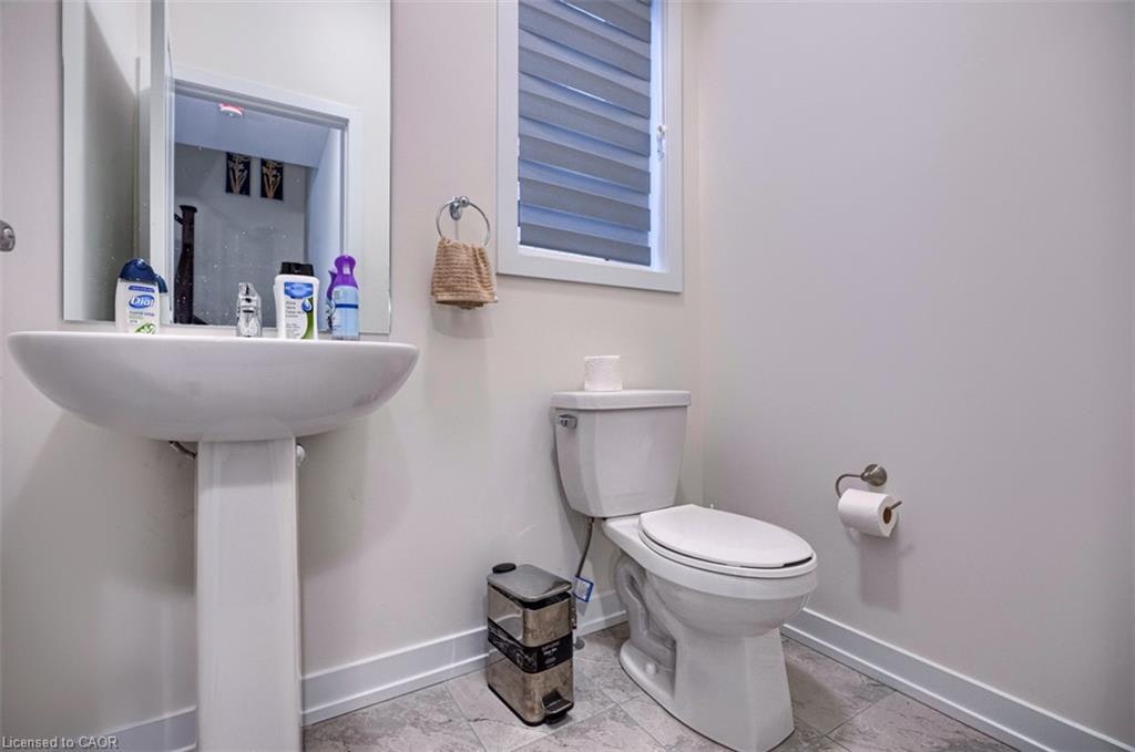 27 Garland Avenue, Cambridge, ON, N1T 0E7 - 23