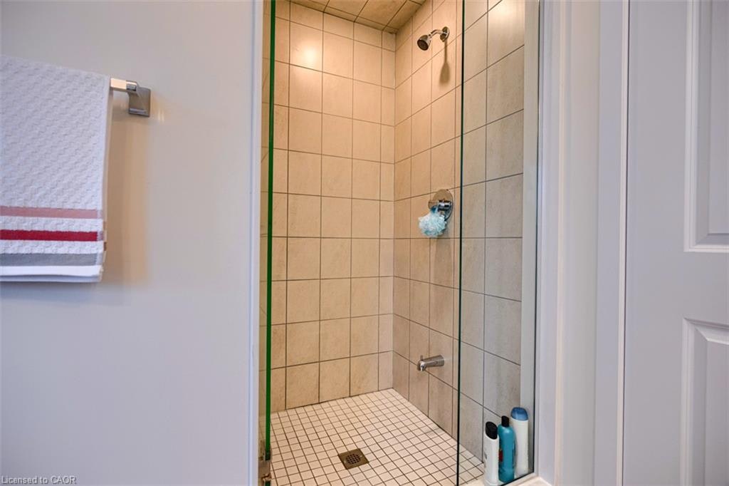 27 Garland Avenue, Cambridge, ON, N1T 0E7 - 32