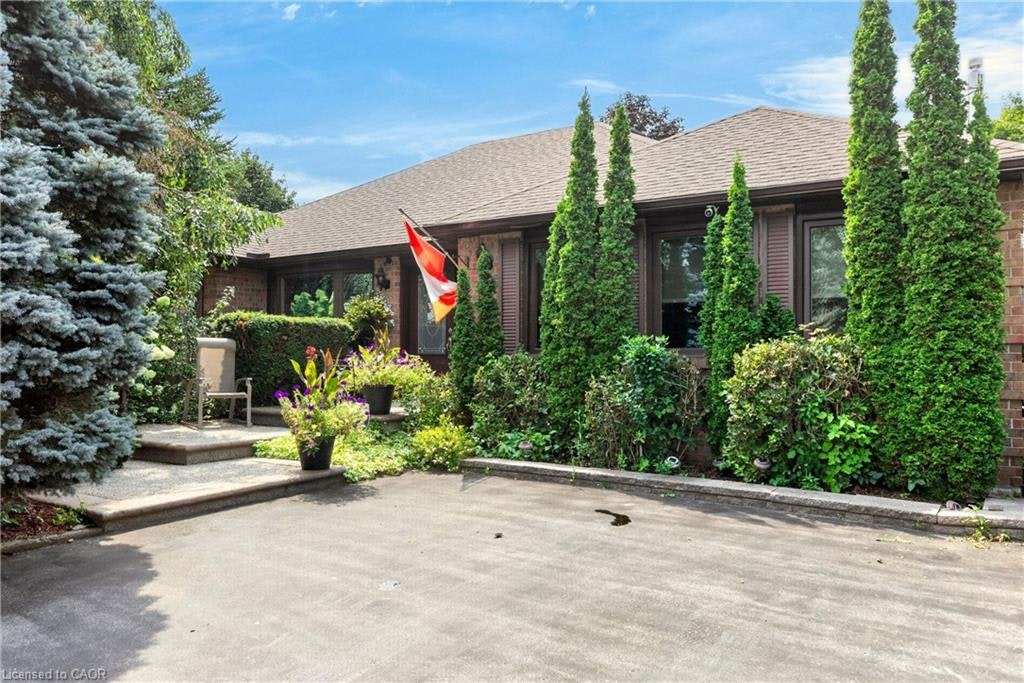 376 Melanie Crescent, Hamilton, ON, L9G 4B2