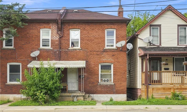 1085 Cannon Street E
