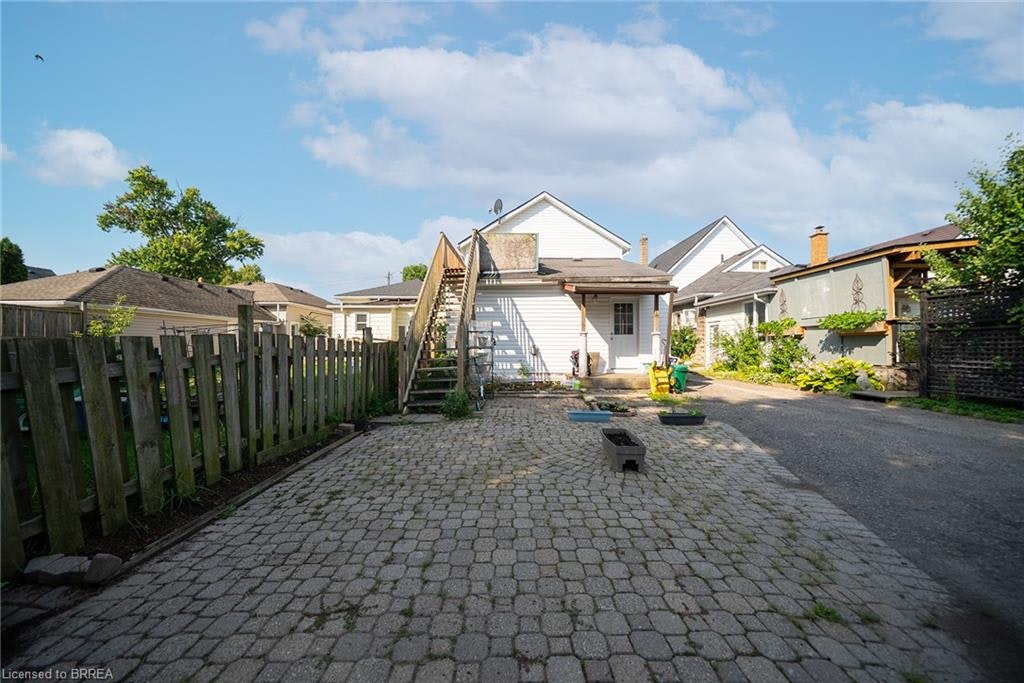 UPPER-20 Fair Avenue, Brantford, ON, N3S 2M5 - 3
