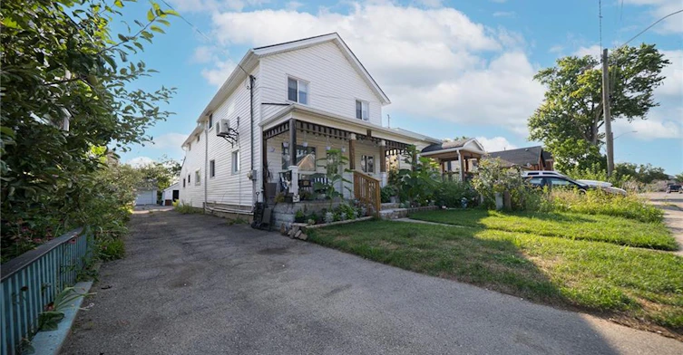 UPPER-20 Fair Avenue, Brantford, ON, N3S 2M5 - 2